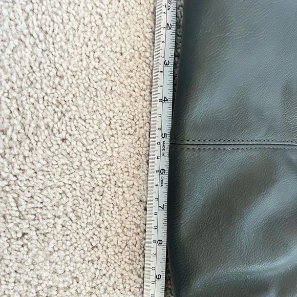 Beautiful gray purse - Picture 8 of 9